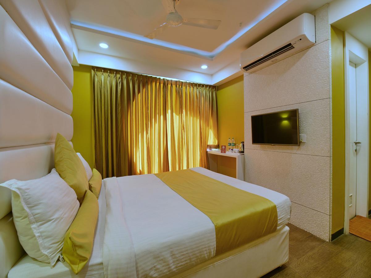 Oyo 963 Hotel Rumaya Ujjain Exterior photo