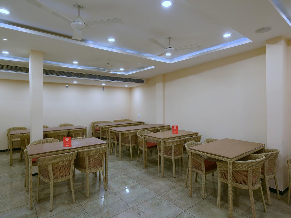 Oyo 963 Hotel Rumaya Ujjain Exterior photo