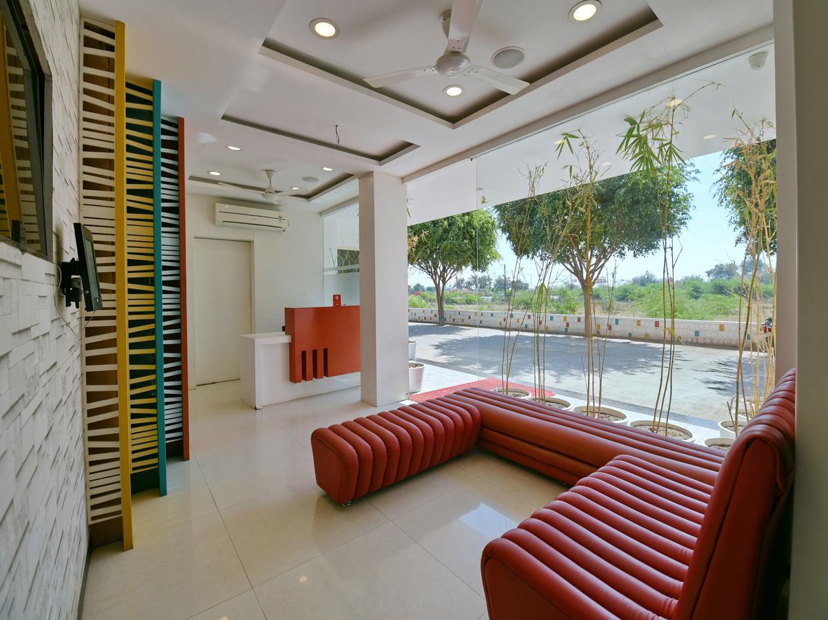 Oyo 963 Hotel Rumaya Ujjain Exterior photo
